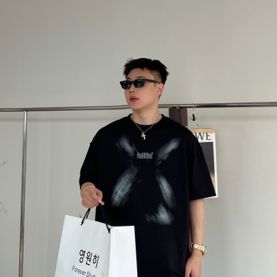 白色艺术感涂鸦